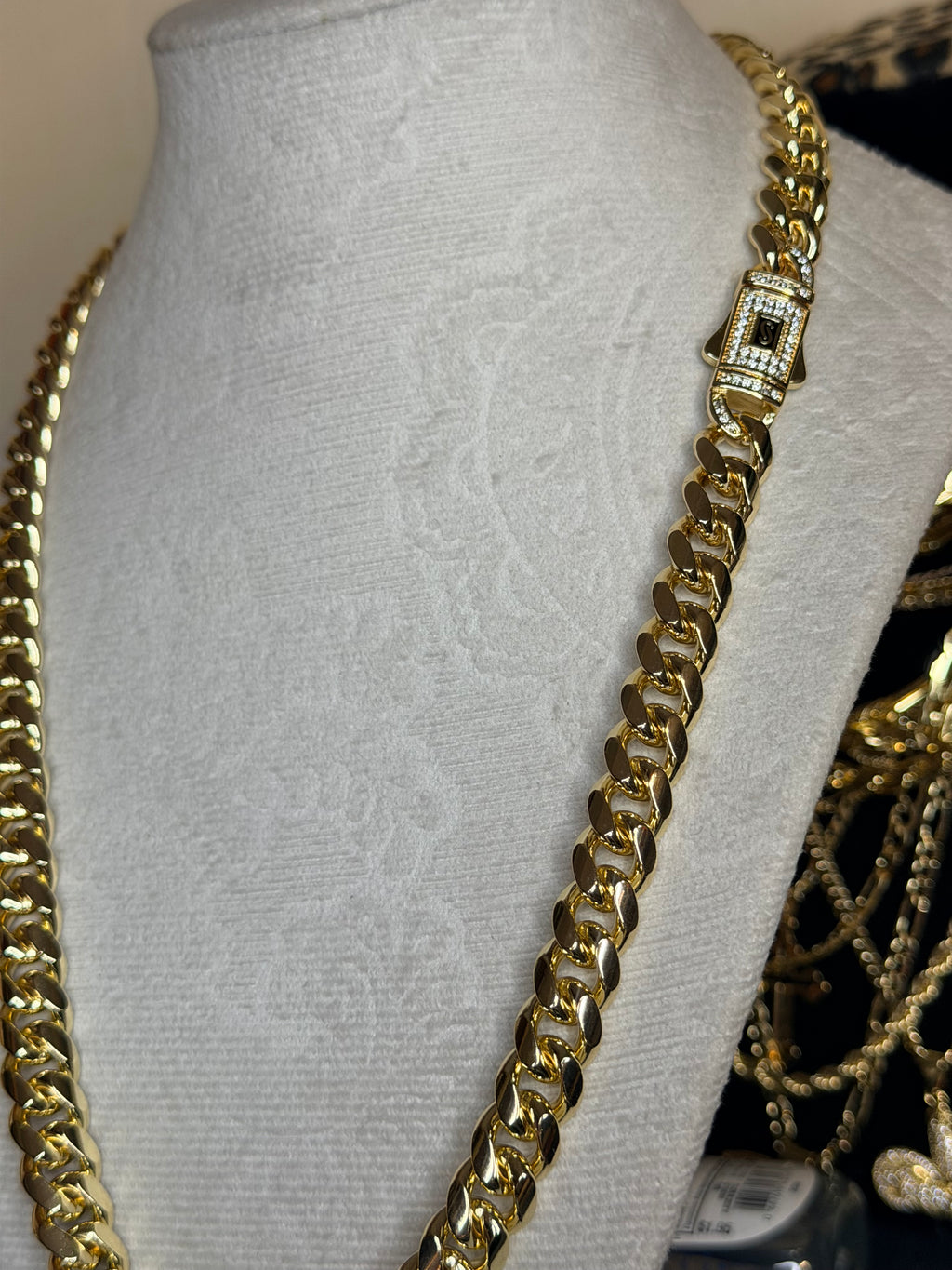 Miami Cuban - Iced out clasp