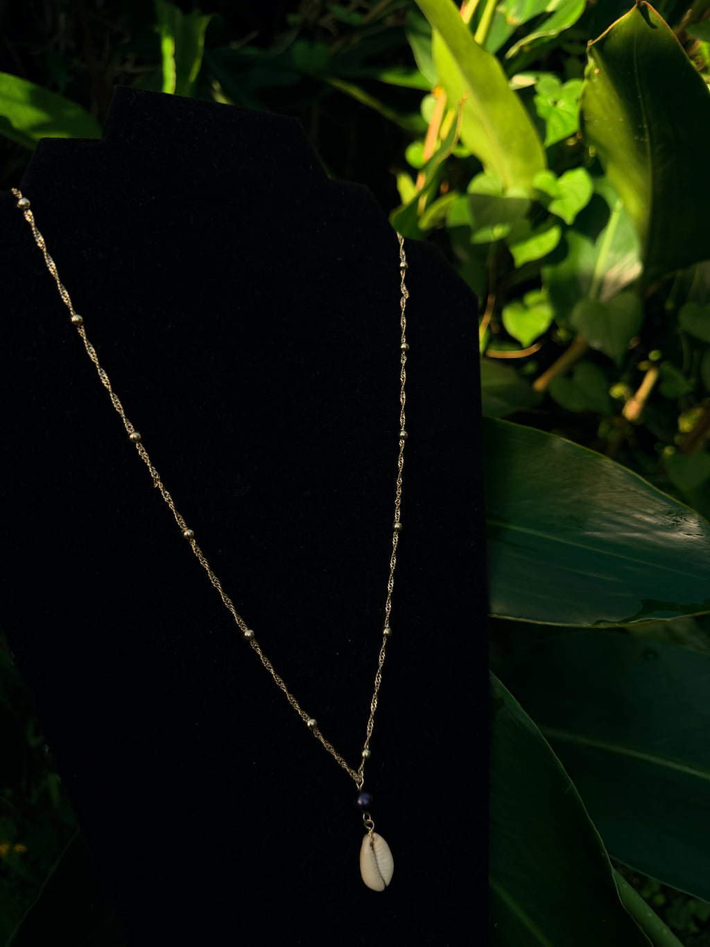 Twist Link Necklace with Pearl Shell Pendant – 14k Gold Filled