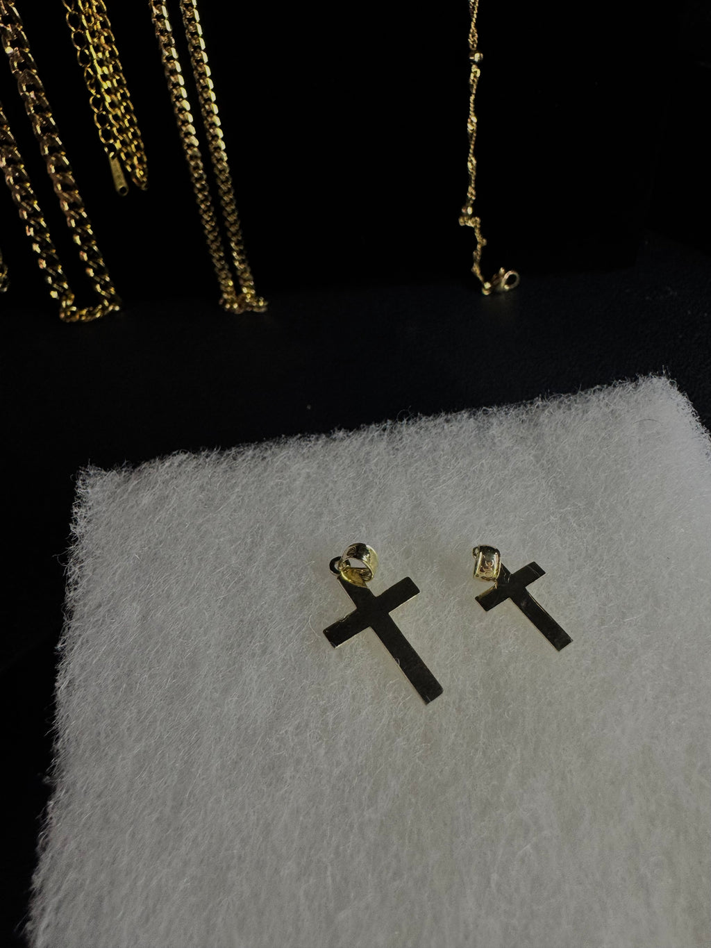 10k Simple Cross Pendant