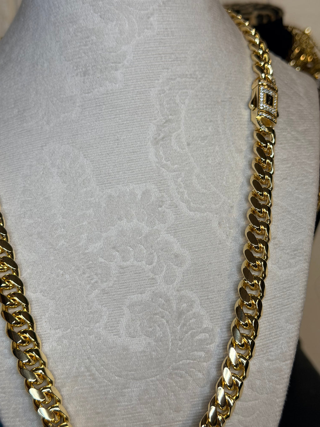 Miami Cuban - Iced out clasp