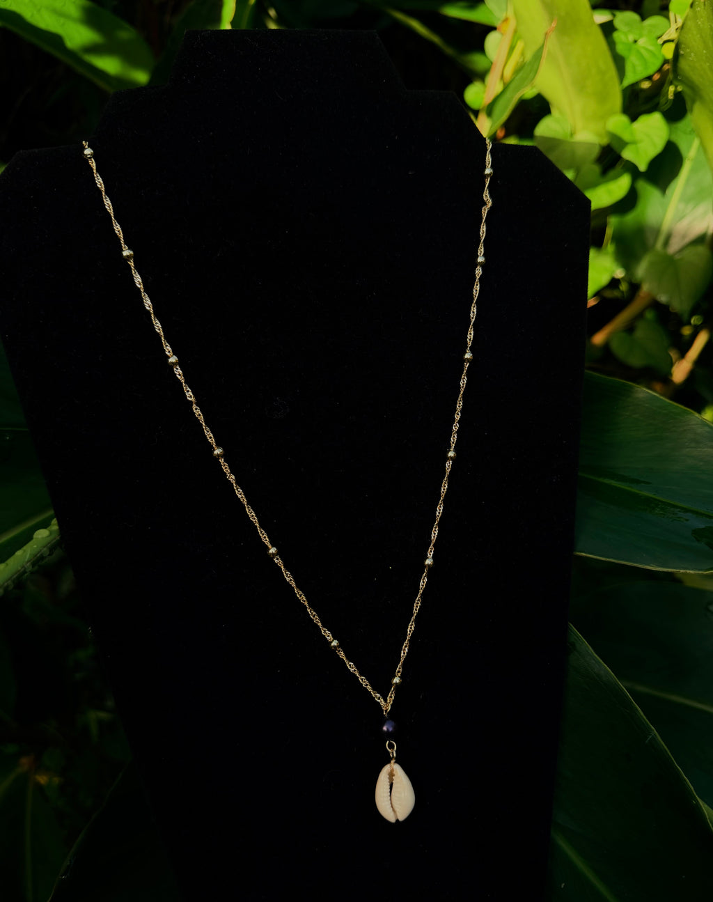 Twist Link Necklace with Pearl Shell Pendant – 14k Gold Filled