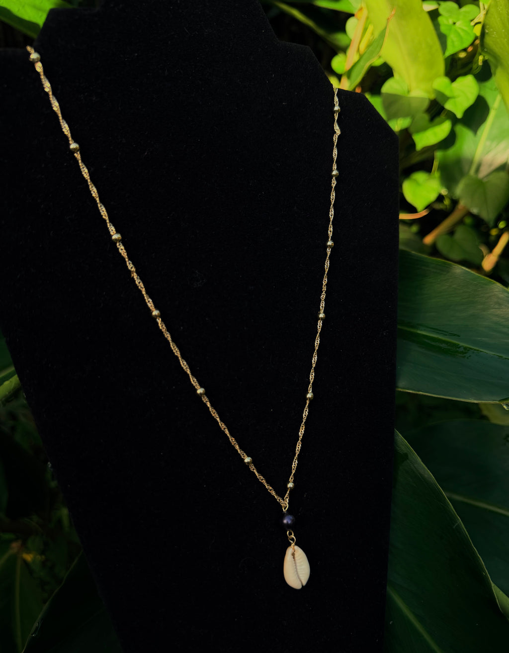 Twist Link Necklace with Pearl Shell Pendant – 14k Gold Filled