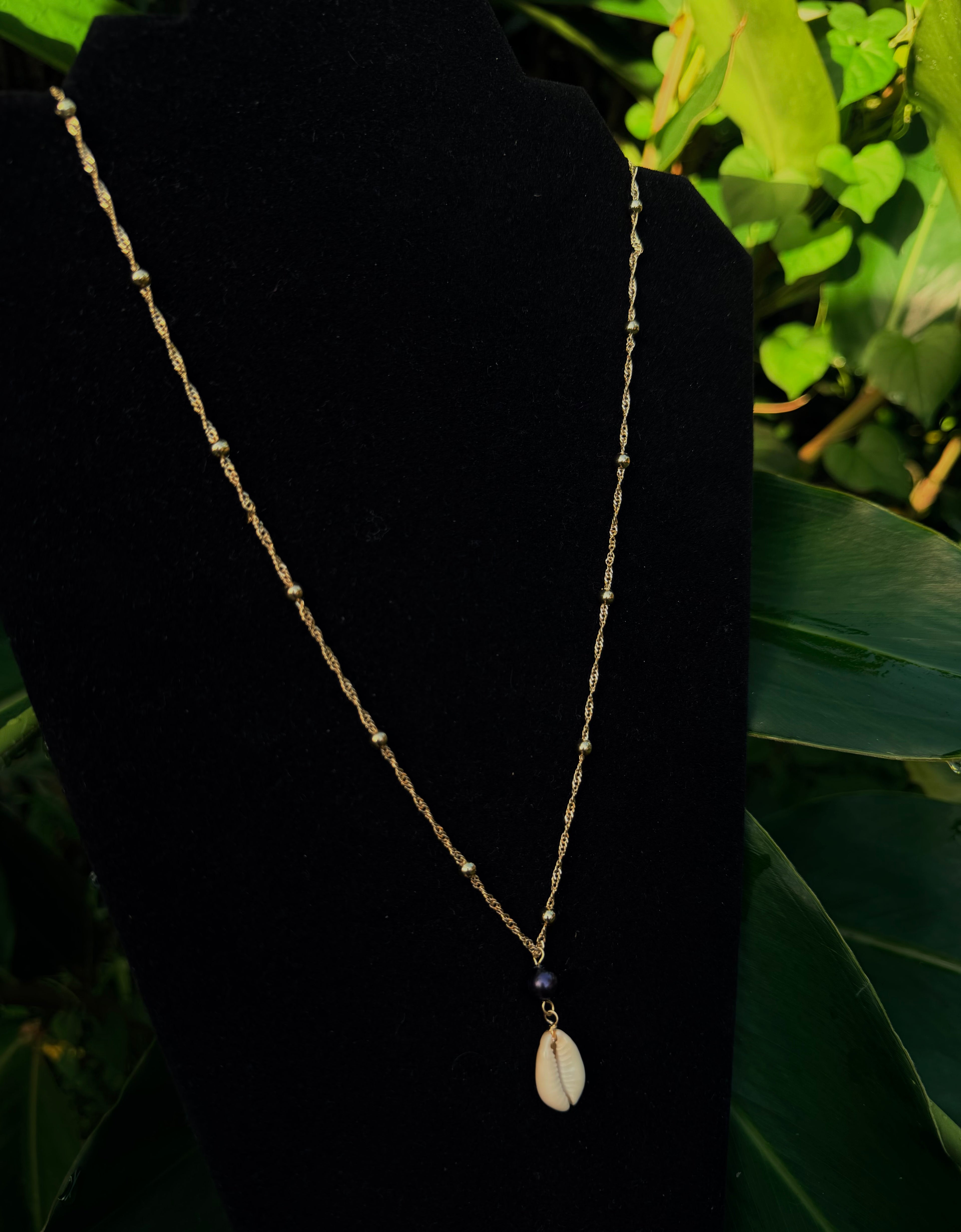 14k Gold Filled Twist Link With pearl shell pendant