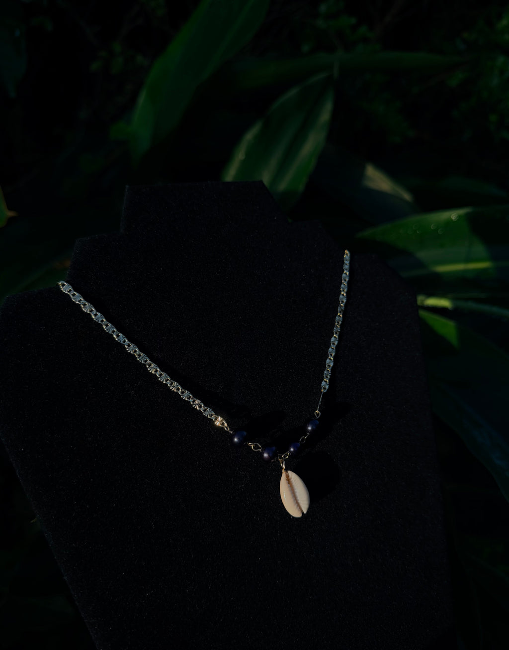 14k gold filled Valentino link with pearl shell pendant