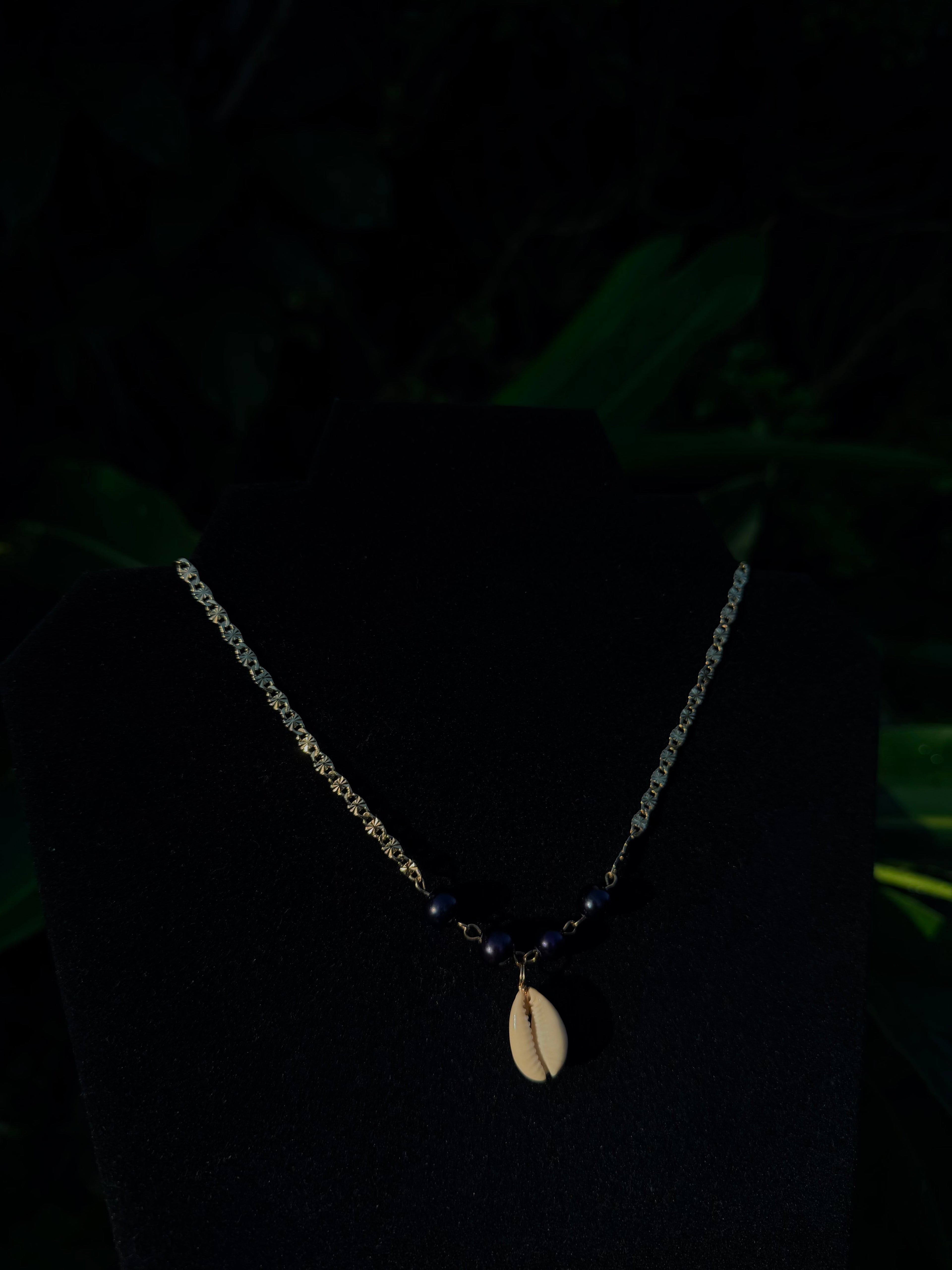 14k gold filled Valentino link with pearl shell pendant