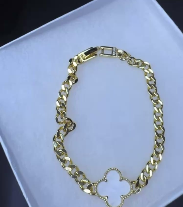 Simple Gold Clover Bracelet